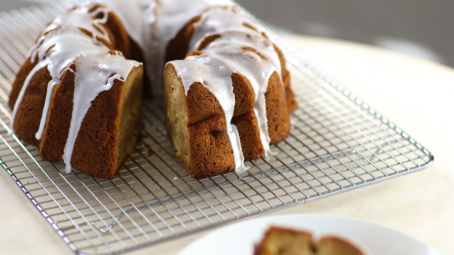 Video AppleCinnamon Bundt Cake Video Martha Stewart